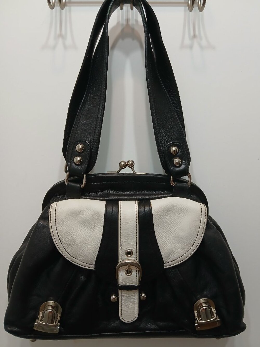Hype Two Toned Leather Satchel🖤🤍
